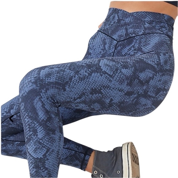 Aerie OFFLINE Size Small Real Me 7/8 High Rise Blue Snake Print Leggings. - Picture 2 of 5